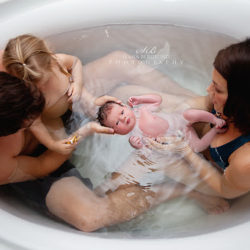 الولادة الطبيعيّة في الماء