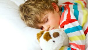طرق تساعد على النوم المبكر للأطفال