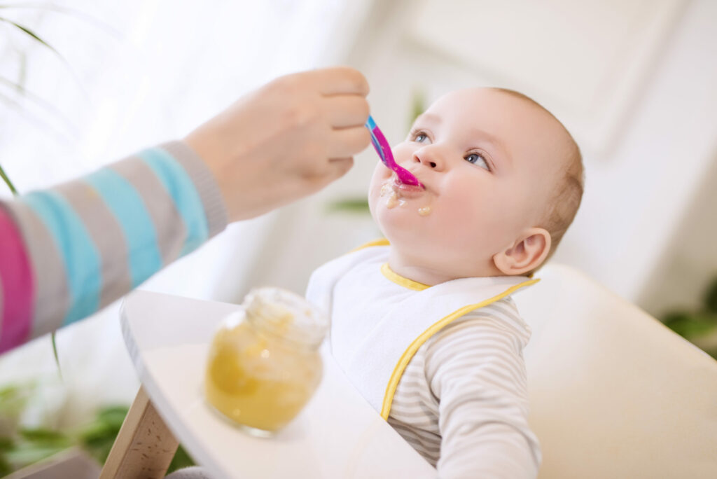 أهم الارشارات حول تغذية الأطفال الرضع