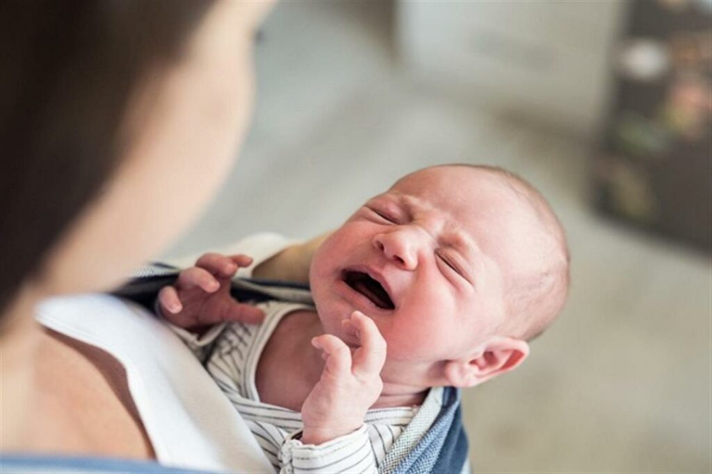 8 طرق فعّالة لعلاج المغص عند الرضع