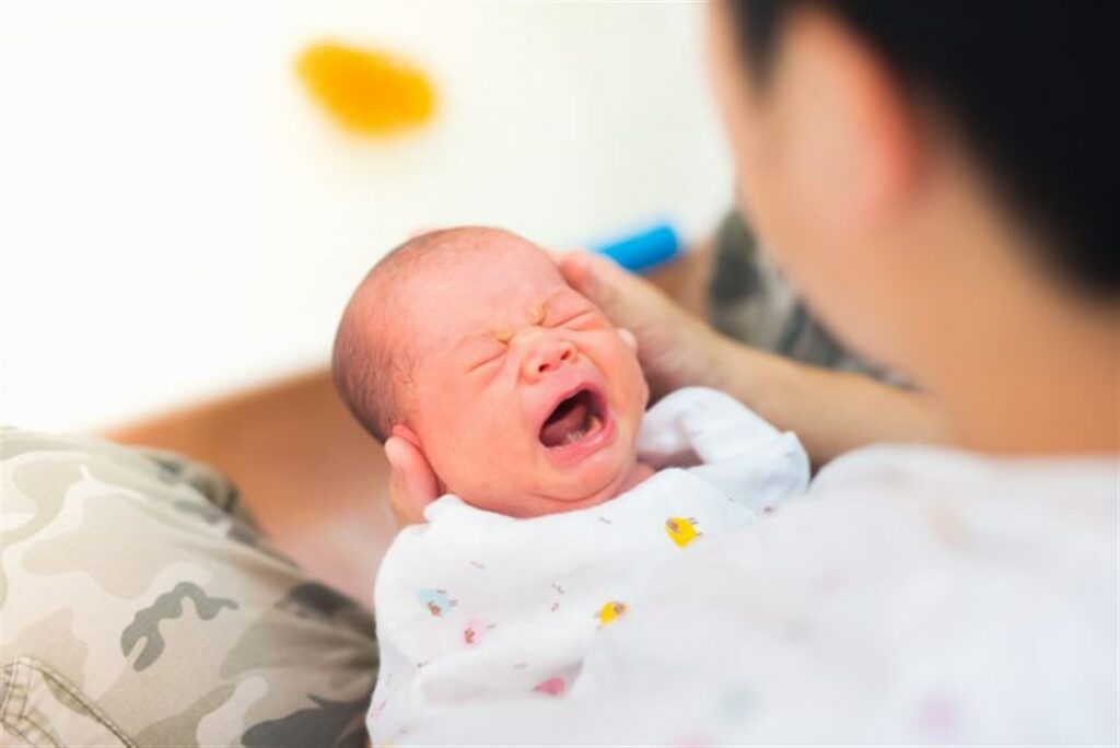 علامات الطفل حديث الولادة السليم