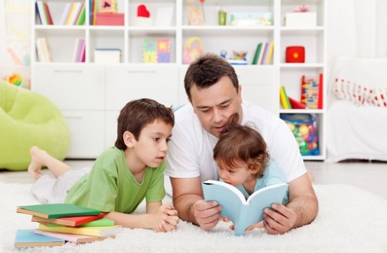 ما هي فائدة قراءة القصص للأطفال؟