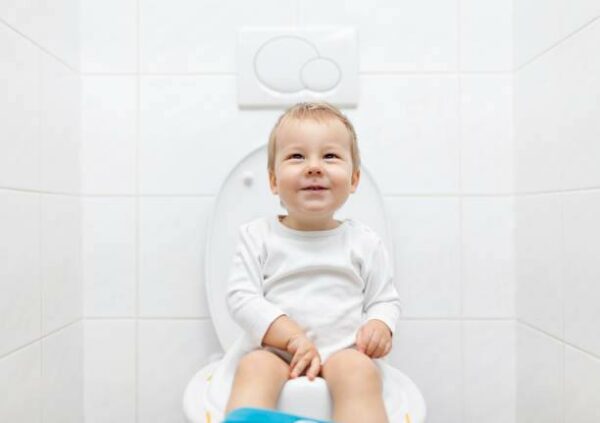 تدريب الطفل على استخدام الحمام